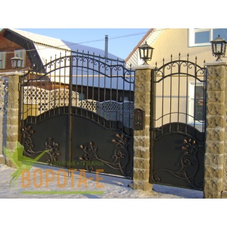 Кованые ворота с розами